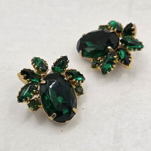 Vintage Emerald Green Crystal Earrings Gold Tone Clip